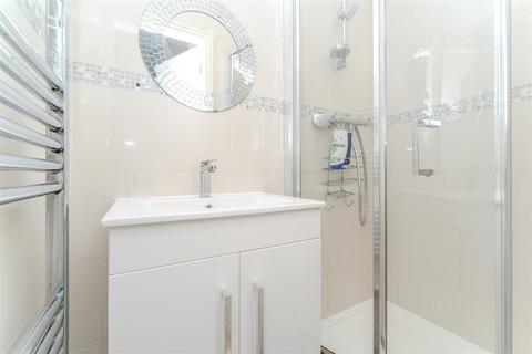 39 Lee Road, Perivale, Greenford, UB6 7BS