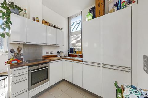 1 bedroom apartment for sale, Lurline Gardens, London SW11