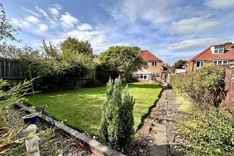 3 bedroom semi-detached house for sale, Charingworth Road, Solihull, West Midlands, B92