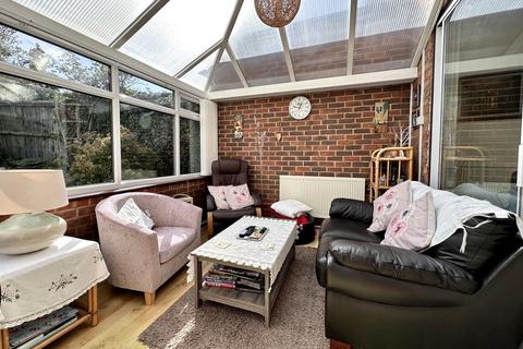 3 bedroom semi-detached house for sale, Charingworth Road, Solihull, West Midlands, B92