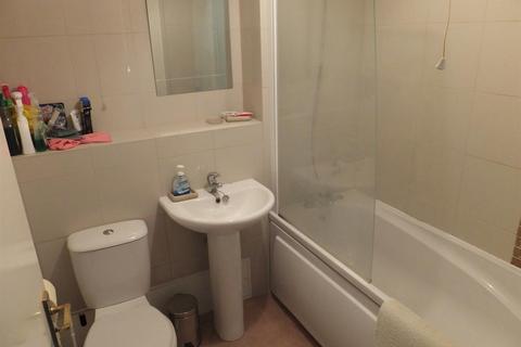 1 bedroom flat to rent, Barons Court, Whelan Way, Beddington