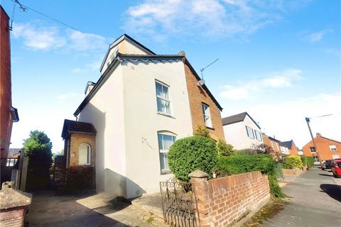 1 bedroom semi-detached house to rent, Queens Road, Egham, Surrey, TW20