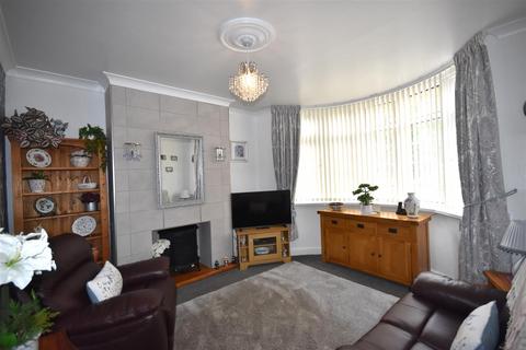 3 bedroom semi-detached house for sale, Belgrave Drive, Goole