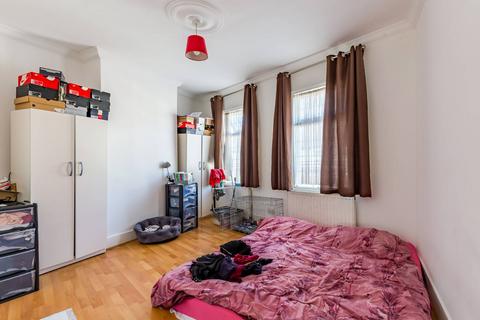 2 bedroom house for sale, Chestnut Avenue E7, Forest Gate, London, E7