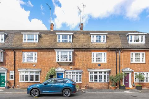 4 bedroom house for sale, Hilary Close, Fulham, London, SW6