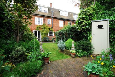 4 bedroom house for sale, Hilary Close, Fulham, London, SW6