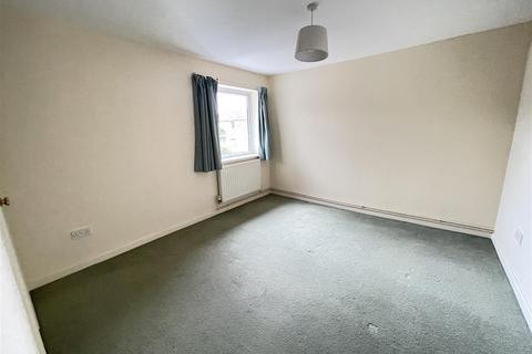 3 bedroom flat for sale, Cleveland Flats, Salisbury SP1