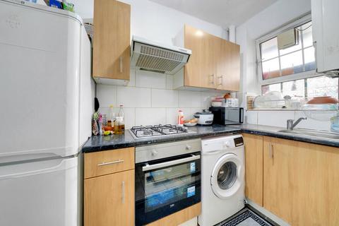 1 bedroom flat for sale, Shadwell Gardens, London, E1 2QQ