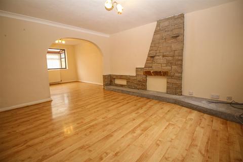 3 bedroom terraced house to rent, Courtney Court, Newcastle Upon Tyne