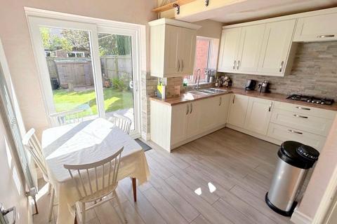 4 bedroom link detached house for sale, Paignton Avenue, Monkseaton, Tyne & Wear, NE25