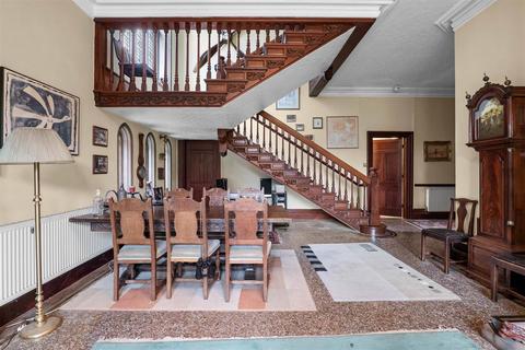 5 bedroom country house for sale, Cleeve Court, 38 Old Road North, Kempsey, Worcester.  WR5 3JZ