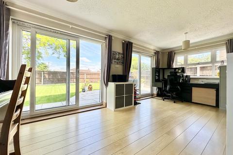 22 Barrow Close, Quedgeley, Gloucester, GL2 4YP
