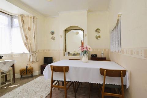 2 bedroom house for sale, Cave Road, Plaistow