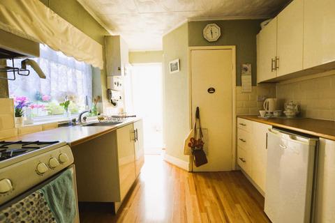 3 Cave Road, London, E13 9DX