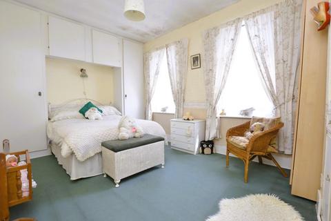 3 Cave Road, London, E13 9DX