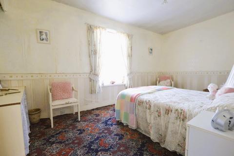 3 Cave Road, London, E13 9DX