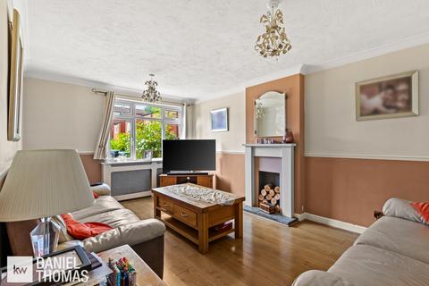 3 bedroom terraced house for sale, Newteswell Drive, Waltham Abbey, Essex