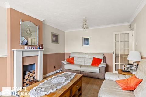 3 bedroom terraced house for sale, Newteswell Drive, Waltham Abbey, Essex