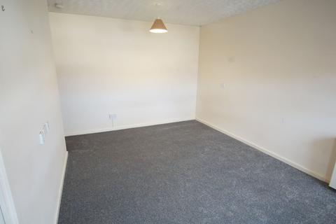 Studio to rent, Leeds LS15