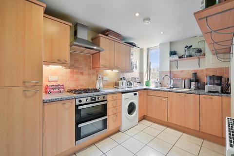 2 bedroom apartment for sale, Barrier Point Road, London, E16