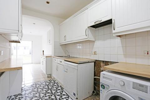 39 Whalebone Grove, Romford, RM6 6BT