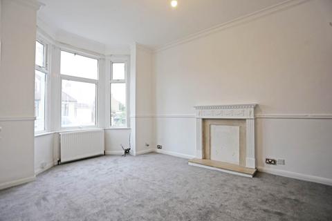 39 Whalebone Grove, Romford, RM6 6BT