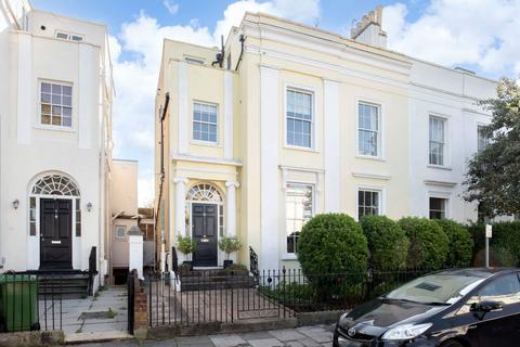 1 bedroom flat for sale, Priory Street, Pittville, Cheltenham, GL52