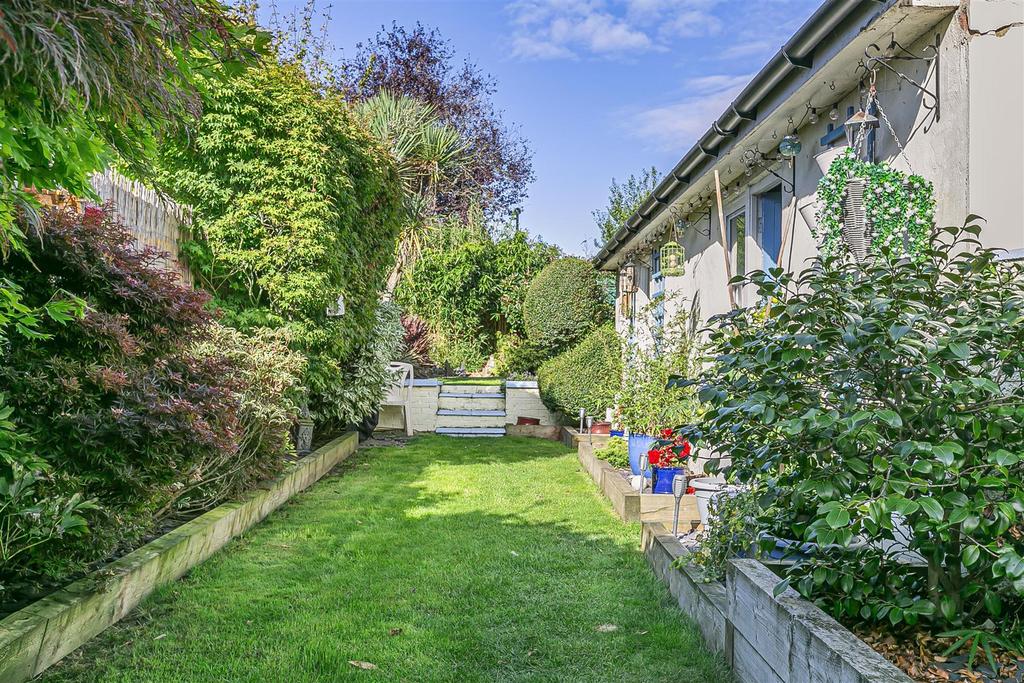 Avondale Road - Garden.jpg