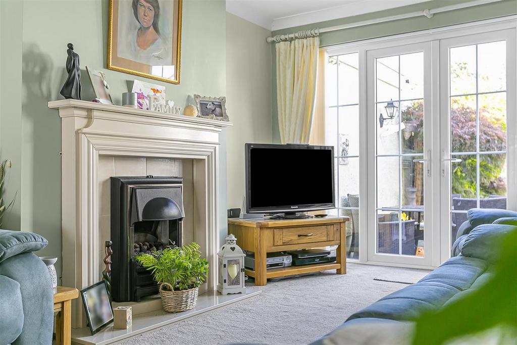 Avondale Road - Living.jpg
