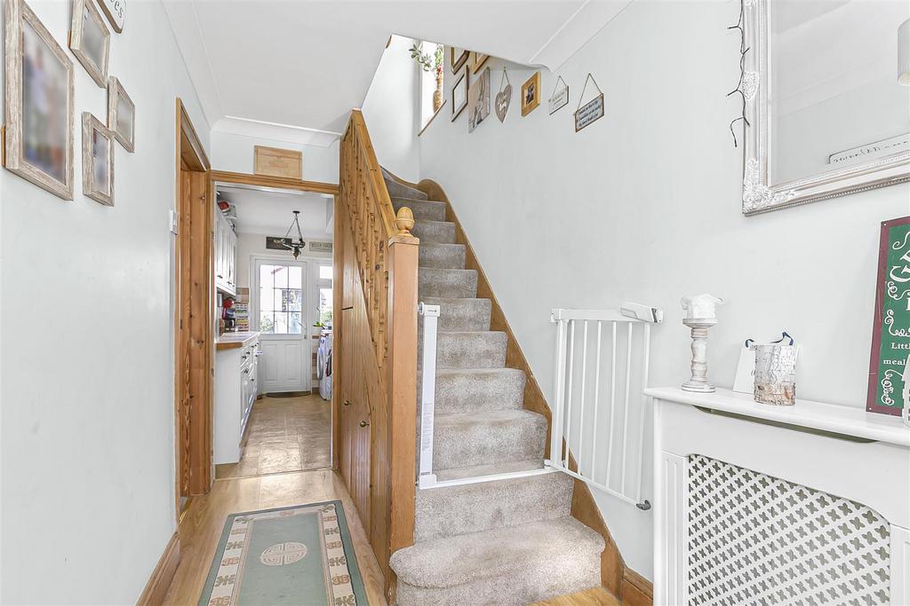 Avondale Road - Entrance Hall.jpg