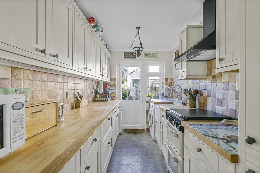 Avondale Road - Kitchen - Copy.jpg