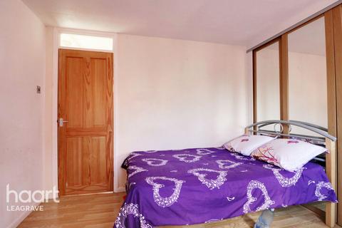 42 Kestrel Way, Luton, LU4 0UD