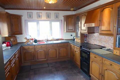 3 bedroom property with land for sale, Llwynygroes, Tregaron