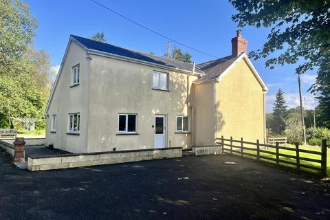 3 bedroom property with land for sale, Llwynygroes, Tregaron