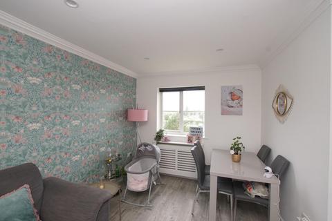 2 bedroom flat for sale, Daytona Quay, Eastbourne BN23