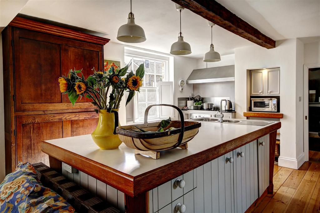 Kitchen Area.jpg