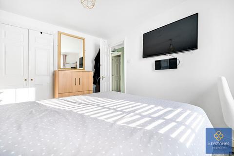 70 Mount Pleasant Road, Romford, RM5 3YL
