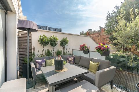 4 bedroom house for sale, Rainsborough Square, London SW6