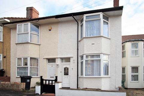 3 bedroom terraced house to rent, Victoria Park, Bristol BS3