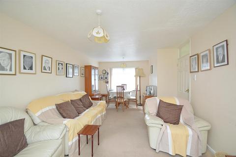 2 bedroom detached bungalow for sale, CHAIN FREE * LAKE