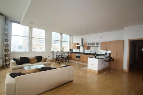 2 bedroom flat to rent, Tower Building, Water Street, L3