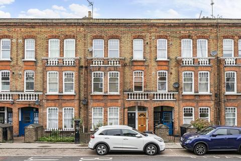 2 bedroom flat for sale, Queenstown Road, Battersea