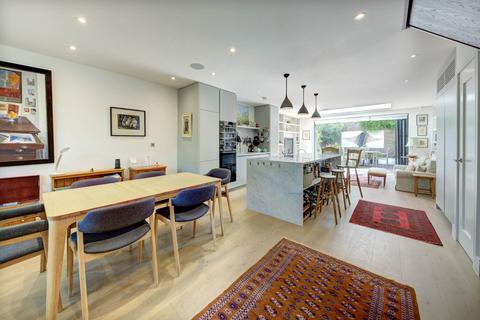 3 bedroom mews for sale, Queensdale Walk, Holland Park