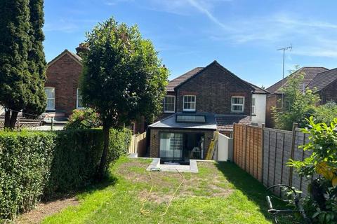 4 bedroom semi-detached house to rent, 162 Walnut Tree Close, Guildford GU1