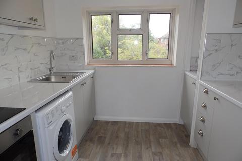 2 bedroom flat to rent, Ladys Gift Road, Southborough, TN4