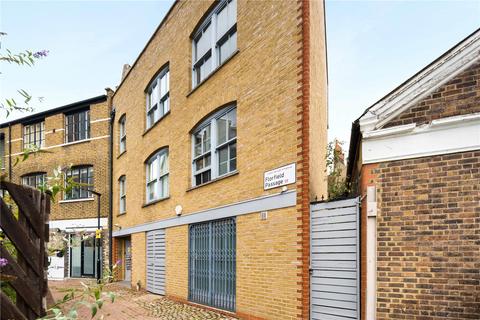 11a Florfield Passage, London, E8 1DX
