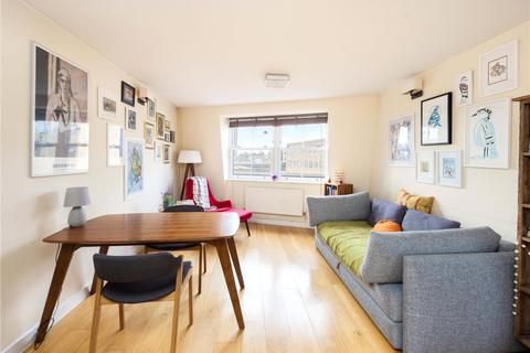 11a Florfield Passage, London, E8 1DX