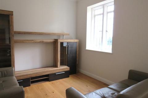 2 bedroom apartment to rent, Kingsley Avenue, Fairfield