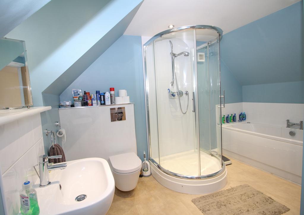 Bath/shower room
