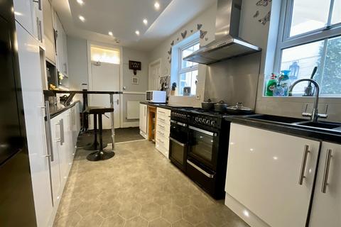 6 bedroom terraced house for sale, Granville Square, Scarborough